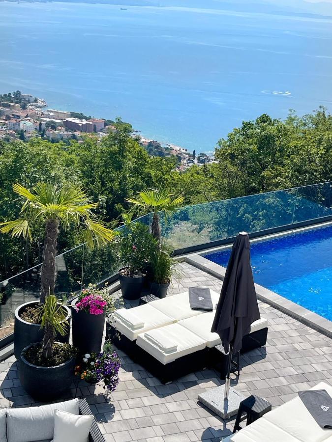 White Pearl Diamond, Mit Meerblick & Pool *