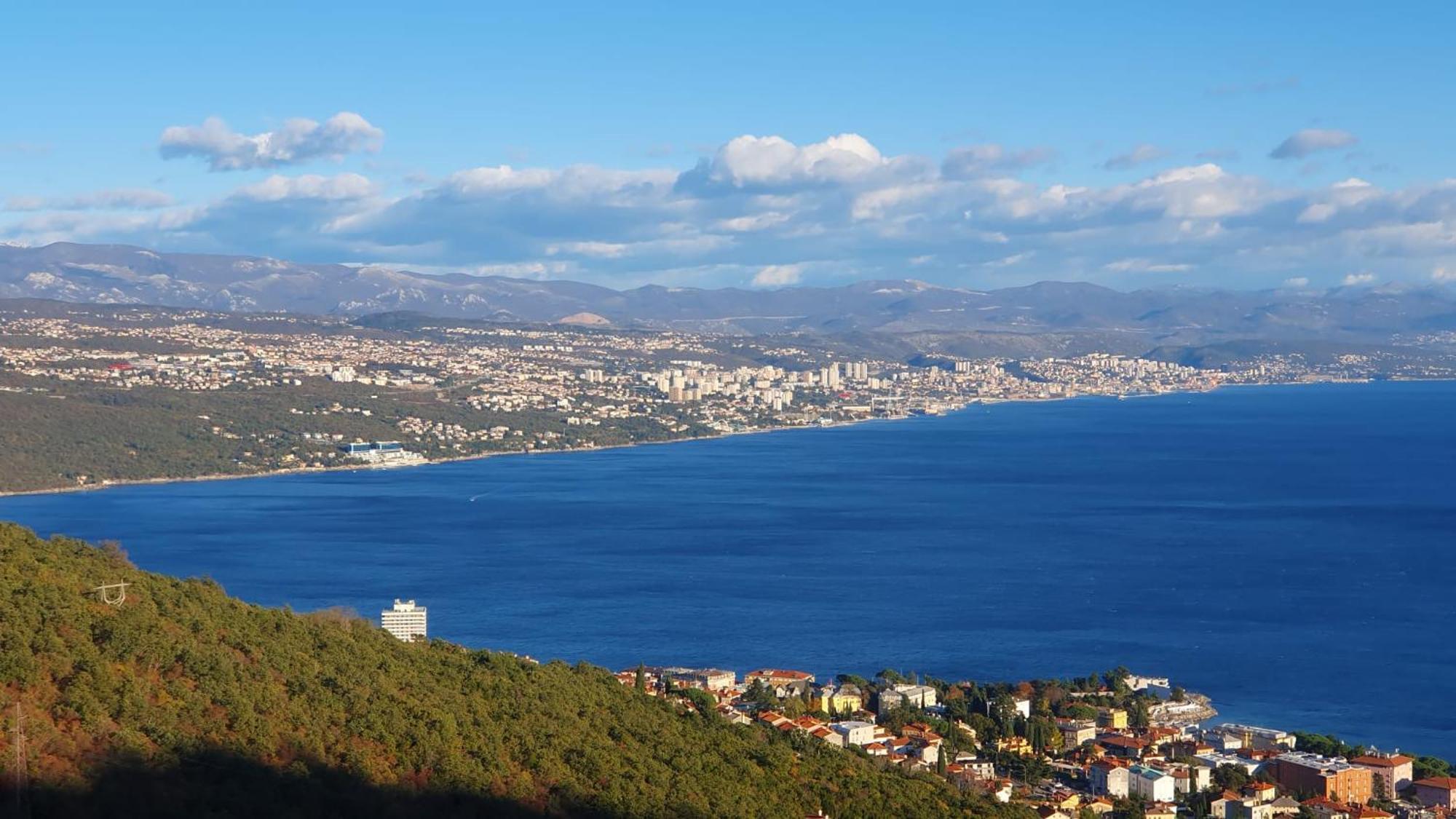 White Pearl Diamond, Mit Meerblick & Pool * Opatija