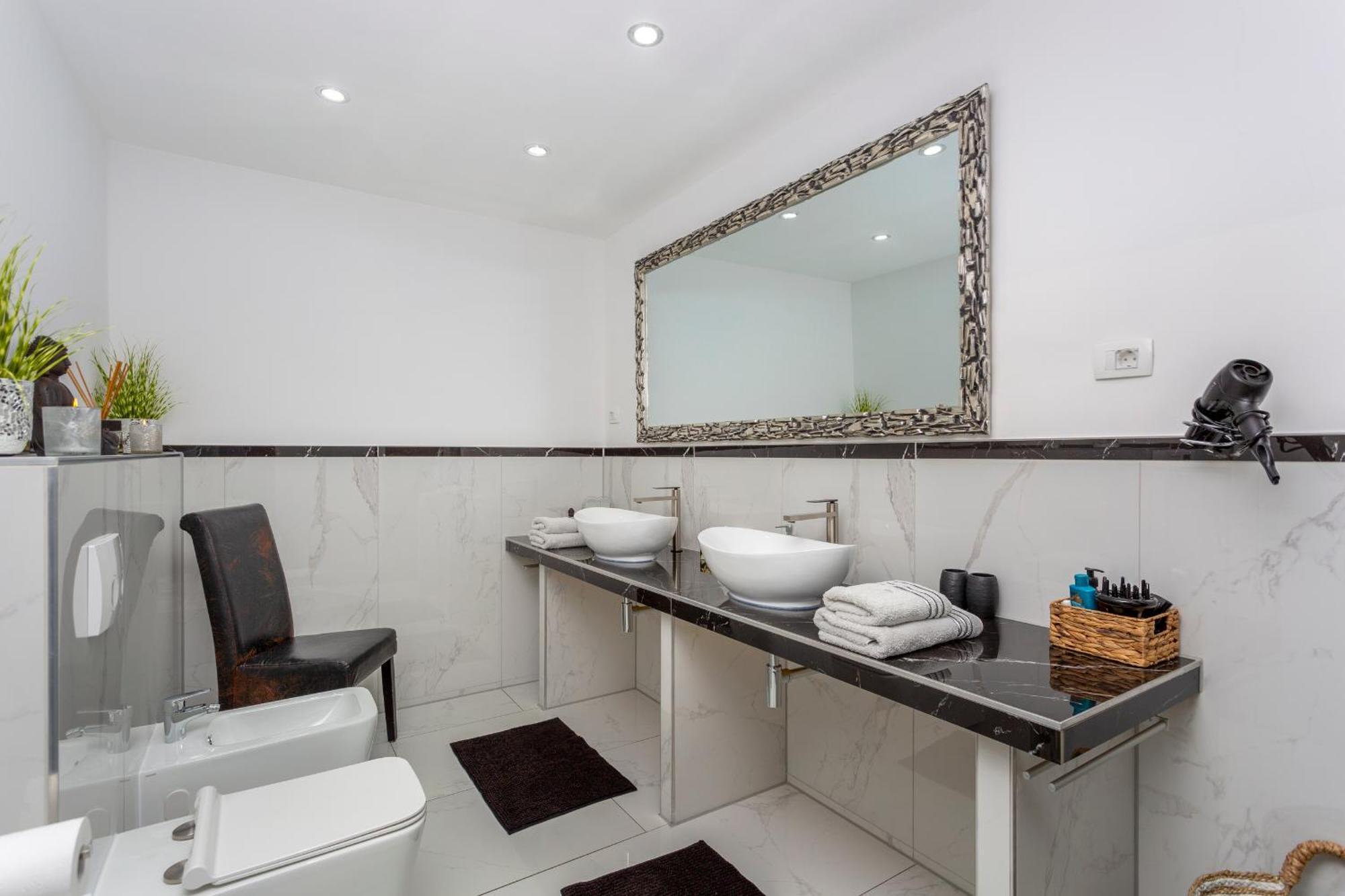 Villa White Pearl Diamond, Mit Meerblick & Pool *