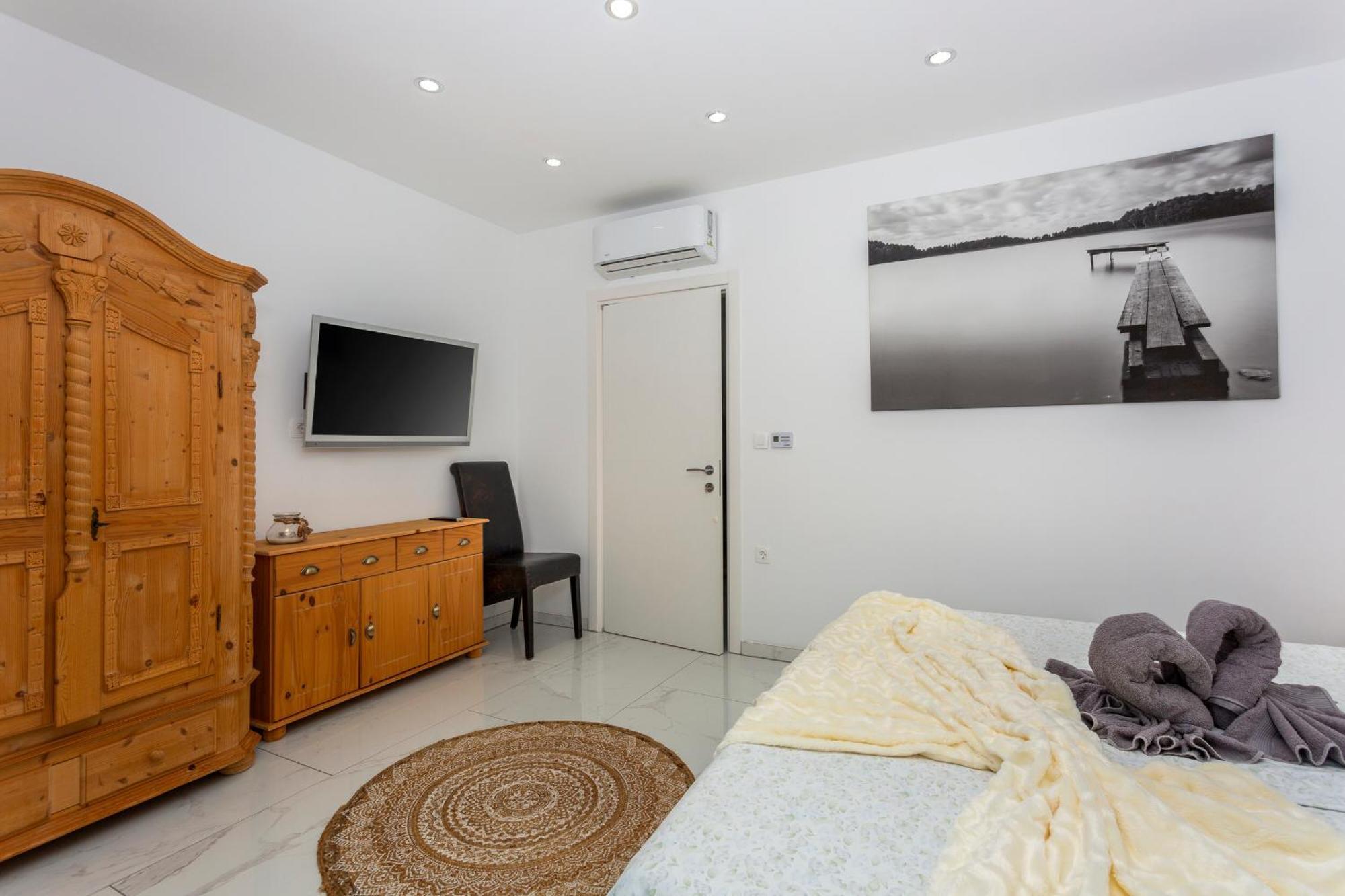 White Pearl Diamond, Mit Meerblick & Pool * Opatija