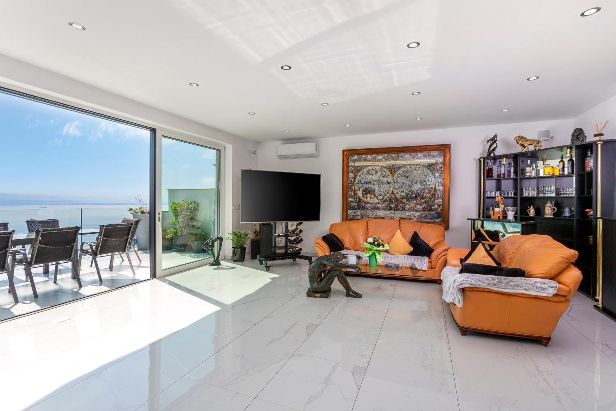 Villa White Pearl Diamond, Mit Meerblick & Pool Opatija