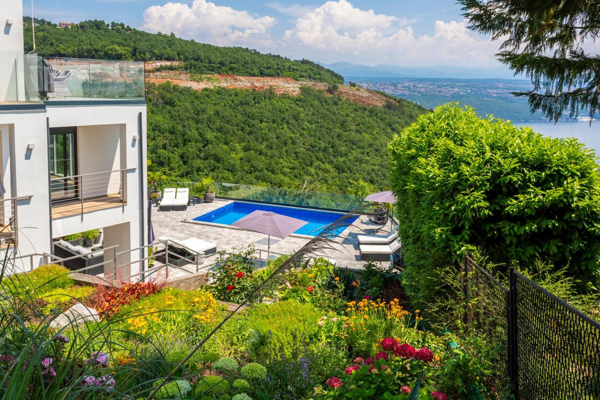 White Pearl Diamond, Mit Meerblick & Pool Villa
